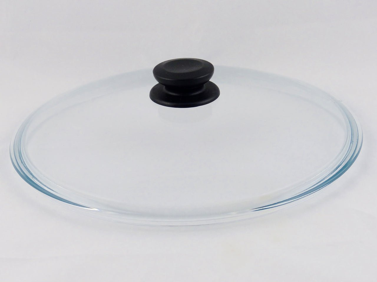 Simax-Glasdeckel aus Borosilikatglas mit hitzebeständigem Kunststoffknopf, passend für Pfannen mit Ø 28 und 30 cm.