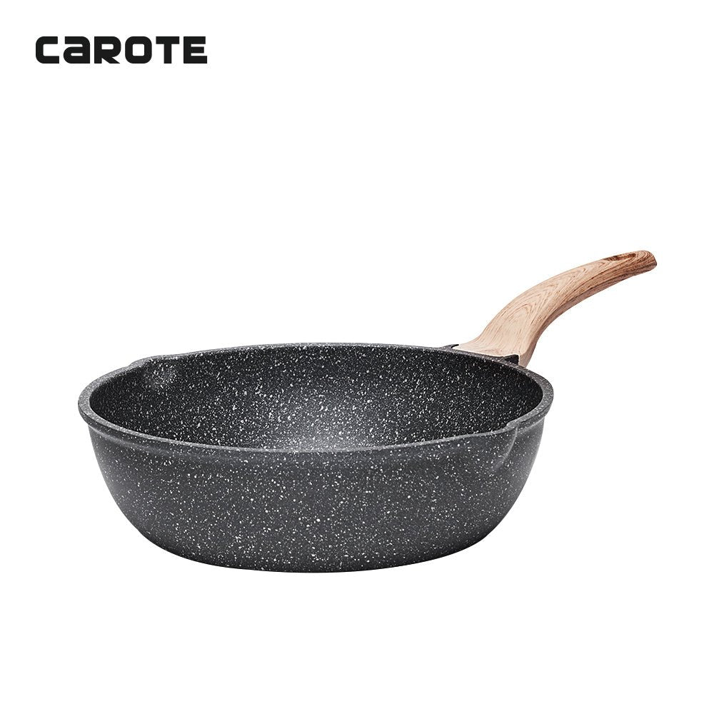 Hochrandpfanne der Aluguss-Serie Woody von Carote® mit Holzoptik-Stiel und Ausgüssen